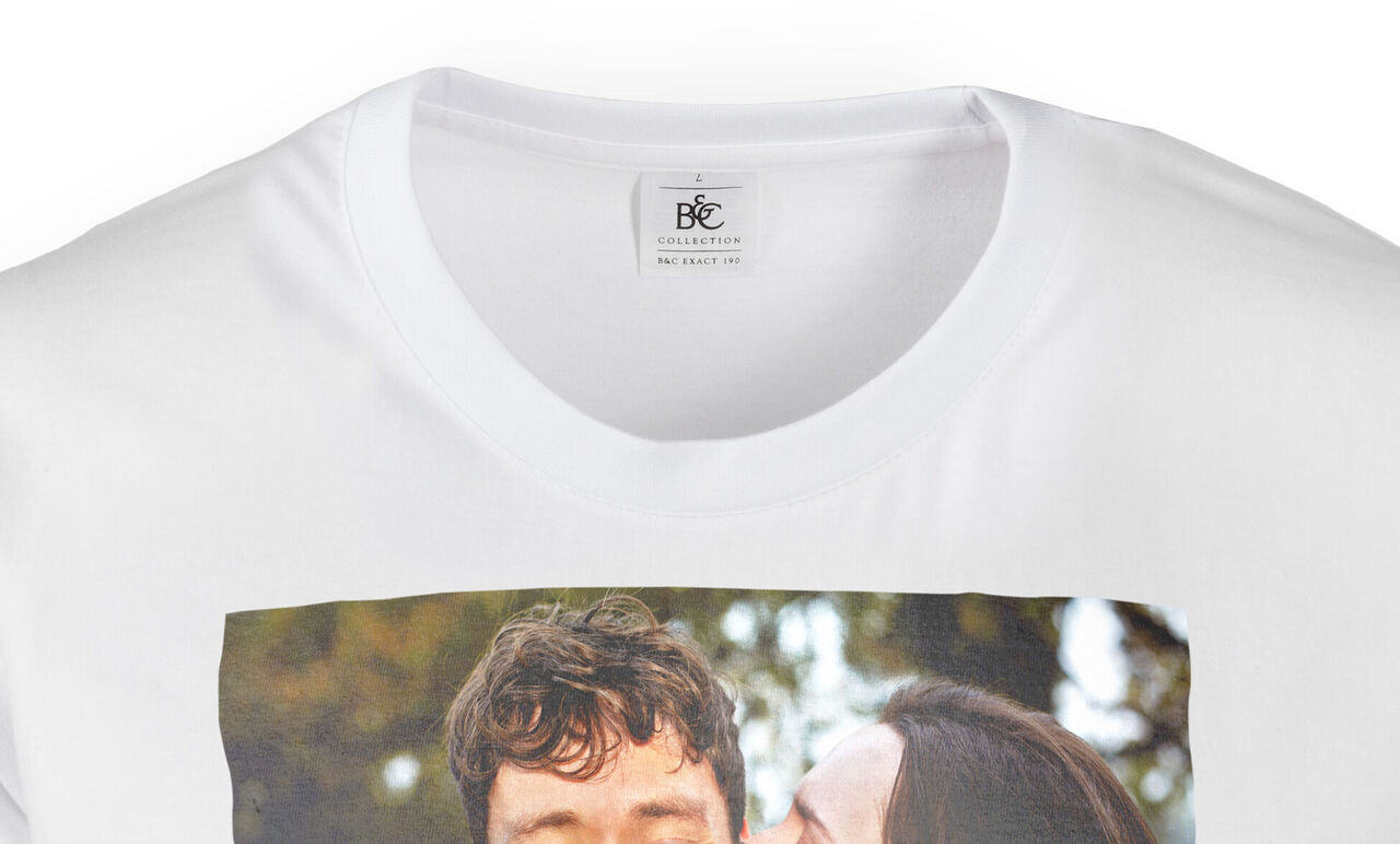 T-shirt with a loving photo of two people in nature