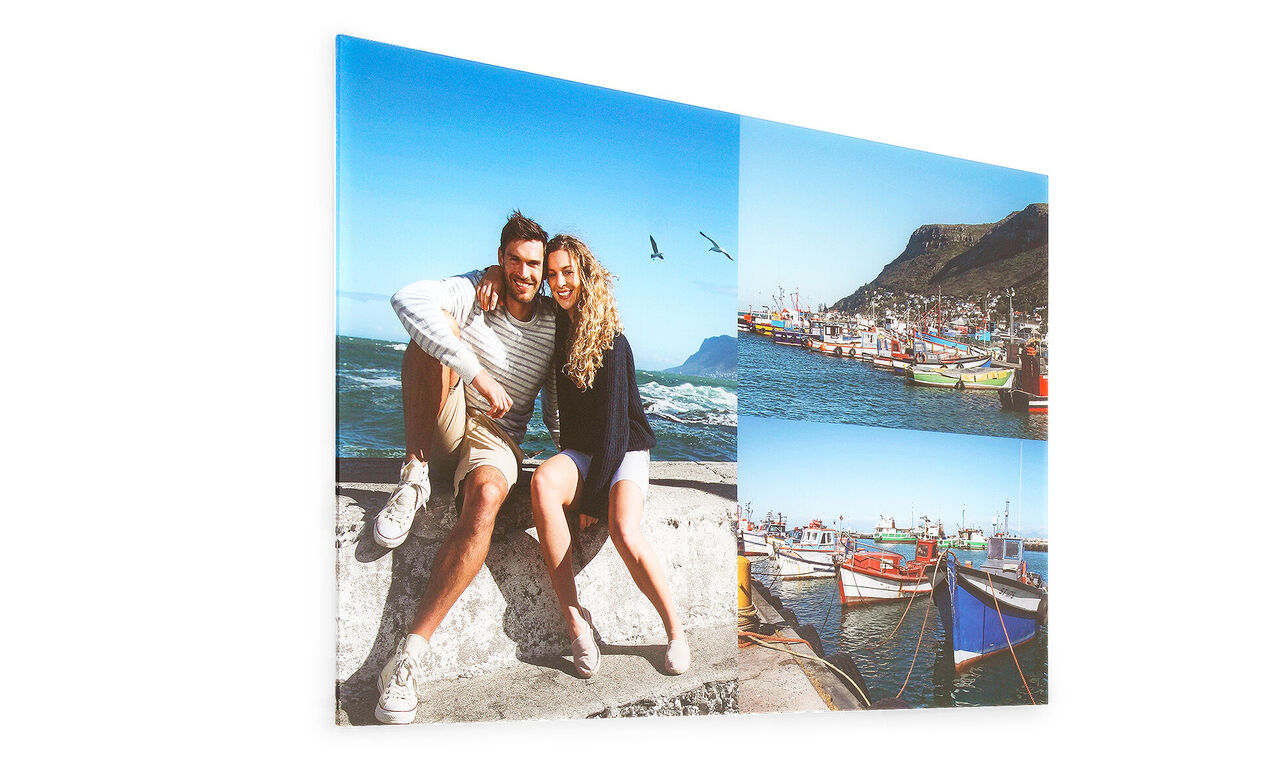Happy moments at the sea with friends, CEWE wall picture