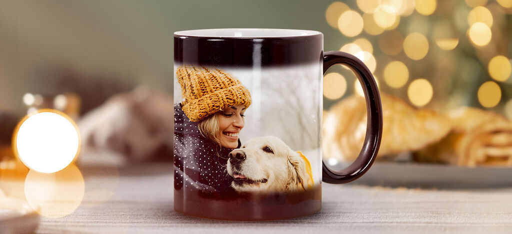 Coffee mug with a photo of a dog, cozy atmosphere