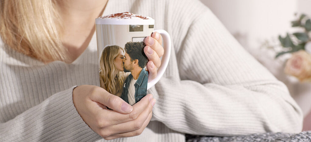 Mug with a photo of two people embracing.