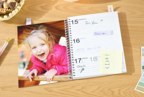 Personalised photo organiser with date planner.